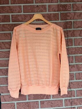 Crew Neck Lightweight Knit Sweater in Peach by